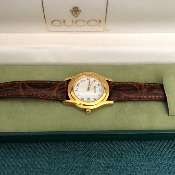 Gucci Vintage 2000L Ivory watch - Picture 3 of 4